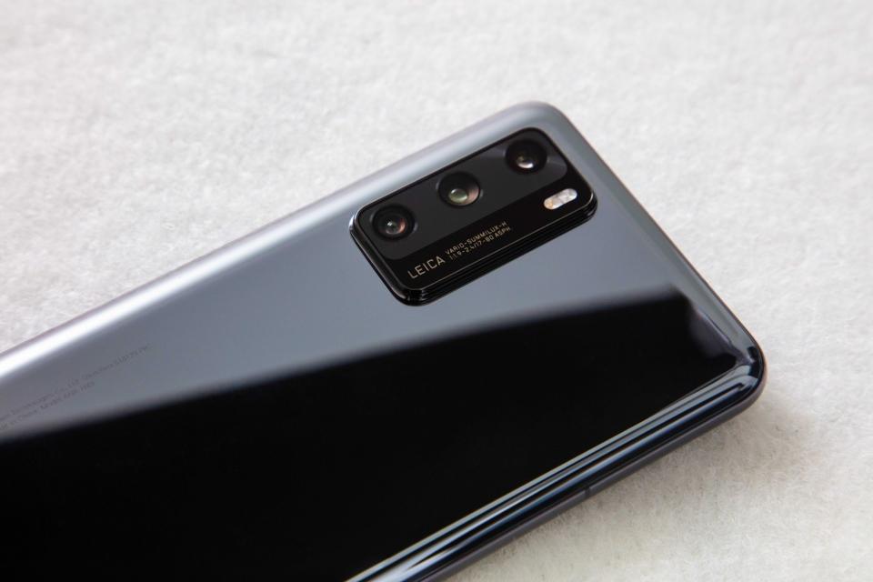 This makes the smartphone rank first in the list, which now has Oppo Find X2 Pro, Xiaomi Mi 10 Pro, Huawei Mate 30 Pro 5G and Honor V30 Pro in the sequential manner.