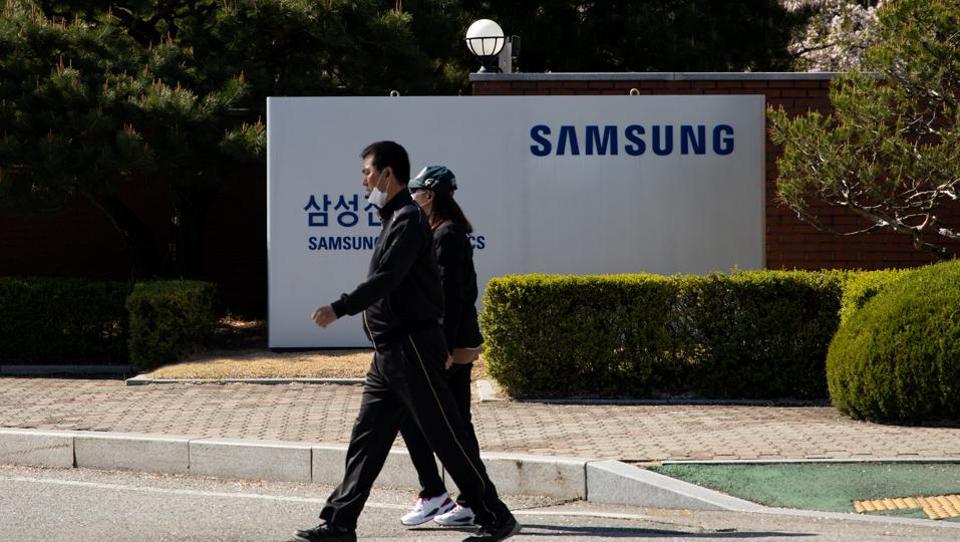Samsung unveils preliminary earnings Tuesday, becoming one of the first major technology corporations to paint a picture of how the pandemic impacted the global tech industry in 2020’s first three months.