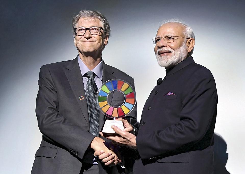 New York: Prime Minister Narendra Modi is being presented the 'Global Goalkeeper Award’ by Bill and Melinda Gates Foundation co-founder Bill Gates, for the Swachh Bharat Abhiyan launched by his government, in New York city, Wednesday, Sept. 25, 2019.