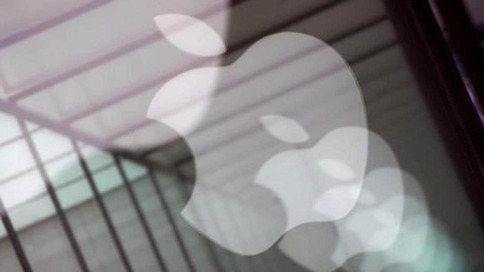 Apple’s results give the first sign of how one of the world’s best-known companies is faring as the economy plunges into its first recession in more than a decade.