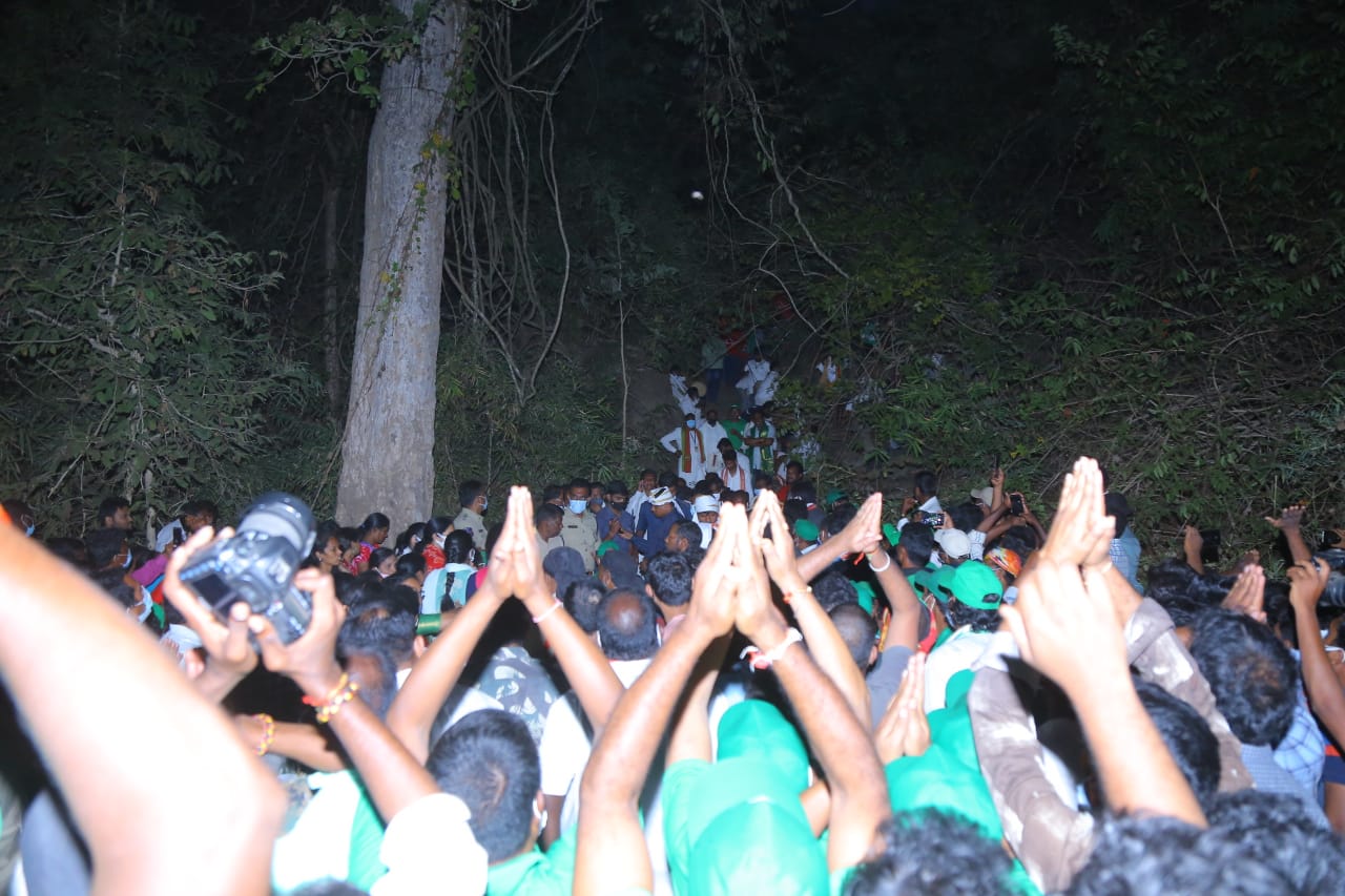 Medaram Jatara | మేడారం మహా జాతరలో అత్యంత కీలకఘట్టమైన సమ్మక్క ఆగమనం అంగరంగ వైభవంగా జరిగింది.