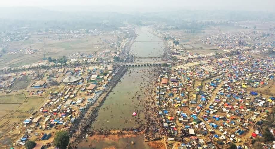 Medaram Jatara | జంపన్న వాగులో స్నానాలు.. ఎక్కడ చూసినా గుడారాలు, అశేష భక్తజనంతో నిండిపోయిన మేడారం దారులు