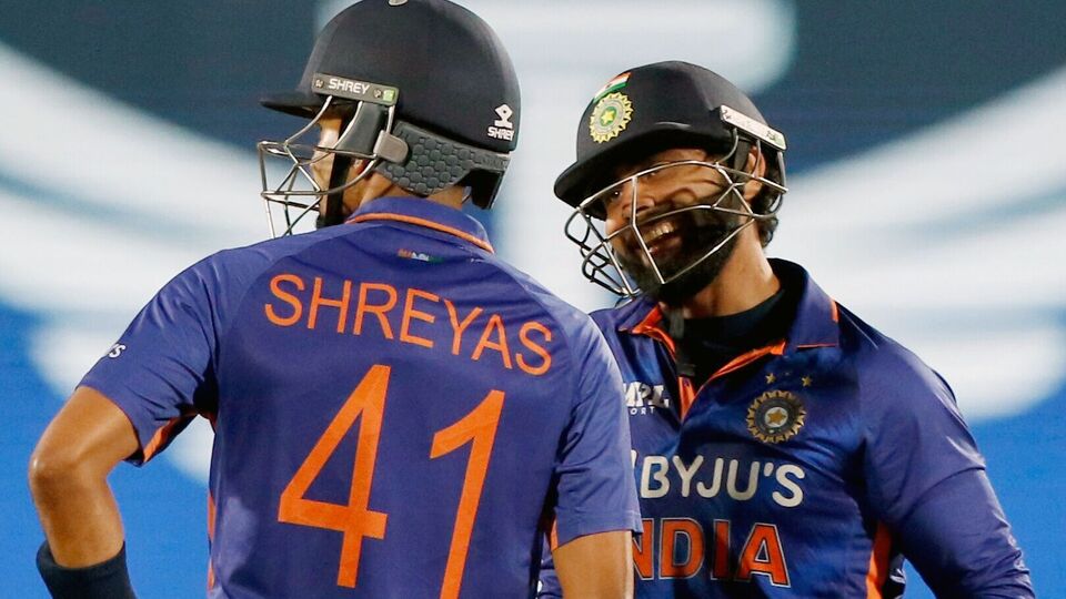 India's Ravindra Jadeja and Shreyas Iyer during the 2nd T20 match against Sri Lanka