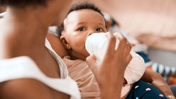 Feeding milk&nbsp;