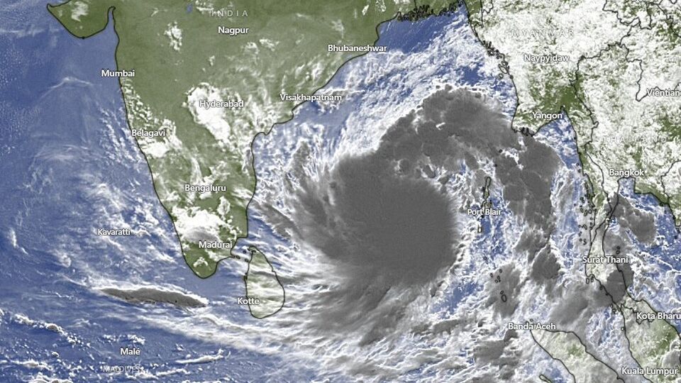 Asani Cyclone: తీరం దాటిన 'అసని'.. వాయుగుండంగా తుపాన్-cyclone Asani ...