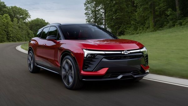 Chevrolet Blazer EV నాలుగు సెకన్ల కంటే తక్కువ సమయంలో 0-96 kmph వేగాన్ని అందుకోగలదు.