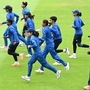 కామన్వెల్త్లో తొలిసారి మహిళల టీ20 క్రికెట్కు అవకాశం కల్పించిన వేళ.. భారత మహిళల జట్టు ఎడ్జ్ బాస్టన్ క్రికెట్ గ్రౌండులో ట్రైనింగ్ సెషన్లో పాల్గొంది. <p>కామన్వెల్త్లో తొలిసారి మహిళల టీ20 క్రికెట్కు అవకాశం కల్పించిన వేళ.. భారత మహిళల జట్టు ఎడ్జ్ బాస్టన్ క్రికెట్ గ్రౌండులో ట్రైనింగ్ సెషన్లో పాల్గొంది.</p>