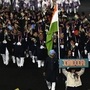 <p>CWG 2022 Opening Ceremony: ఓపెనింగ్ సెర్మనీలో భాగంగా ఇండియన్‌ టీమ్‌ ఫ్లాగ్‌ బేరర్లుగా నిలిచారు మెన్స్‌ హాకీ టీమ్‌ కెప్టెన్‌ మణ్‌ప్రీత్‌ సింగ్‌, బ్యాడ్మింటన్‌ స్టార్‌ పీవీ సింధు. అథ్లెట్ల పరేడ్‌లో ఈ ఇద్దరూ ముందు నడవగా.. వెనుక టీమంతా నడిచింది.</p>