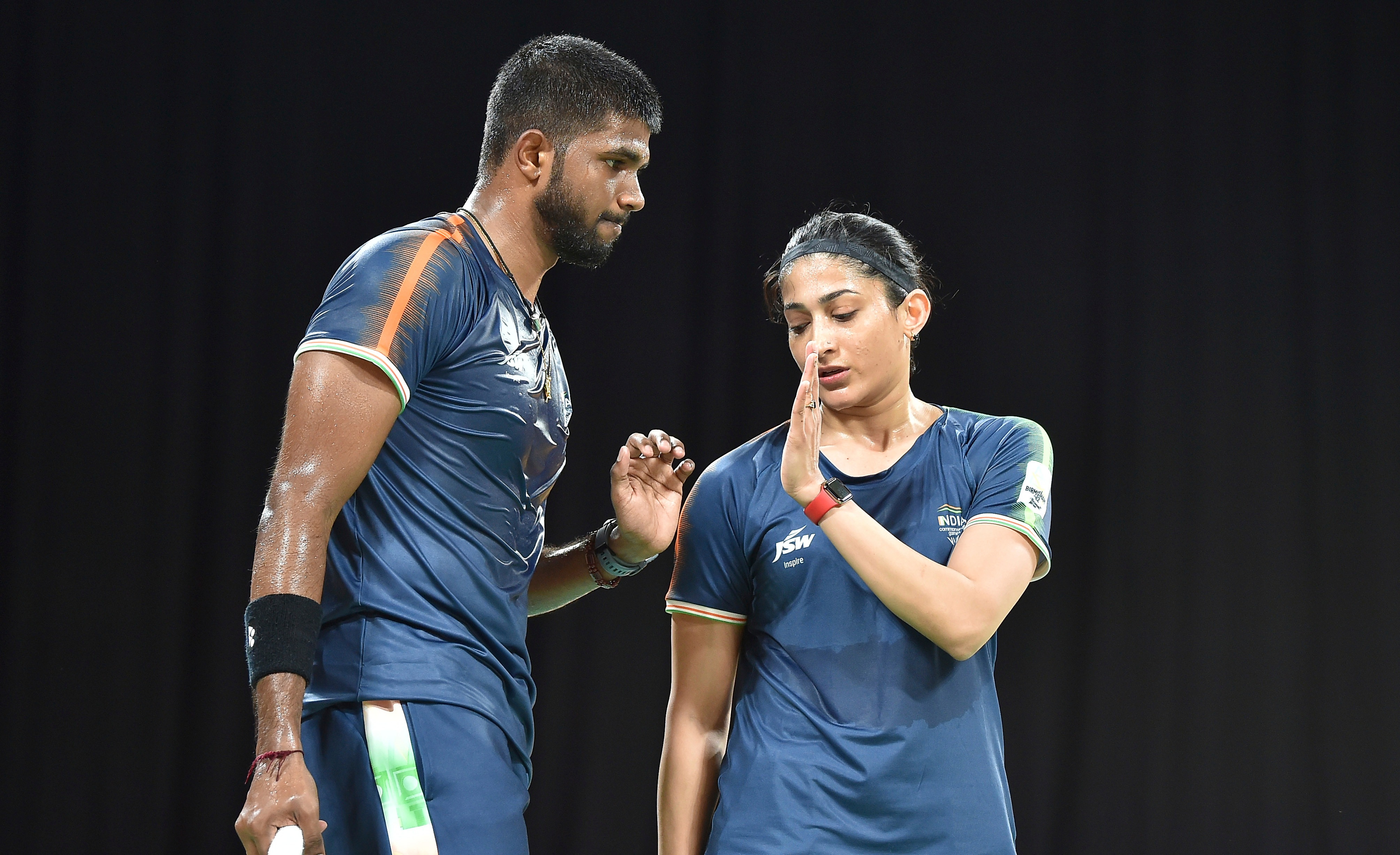 CWG 2022 Day 2 in Pics: కామన్వెల్త్‌ గేమ్స్‌ రెండో రోజు బ్యాడ్మింటన్‌ మిక్స్‌డ్‌ టీమ్‌ ఈవెంట్‌లో క్వార్టర్‌ఫైనల్‌ చేరింది. ఇప్పటికే శ్రీలంక, ఆస్ట్రేలియాలపై సునాయాస విజయాలు సాధించిన ఇండియన్‌ టీమ్‌.. మెడల్‌ వైపు దూసుకెళ్తోంది.