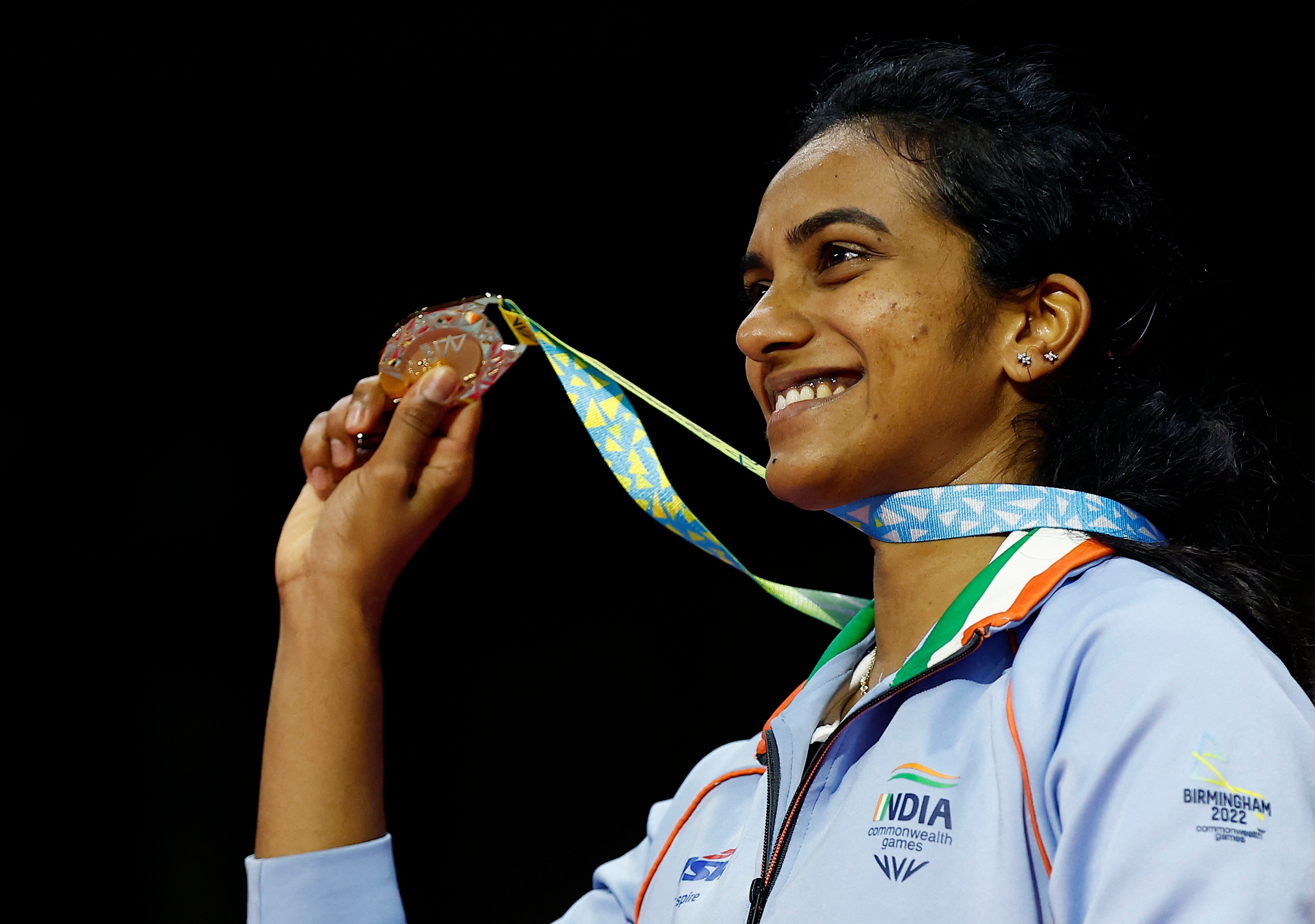 PV Sindhu: తాను సాధించిన గోల్డ్ మెడల్ తో పీవీ సింధు