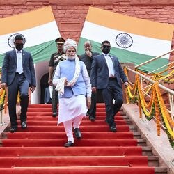 <p>ఎర్రకోటపై ప్రధాని మోదీ</p>