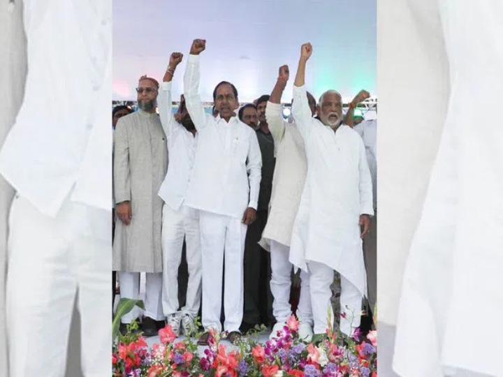 హైదరాబాద్‌ ఆబిడ్స్‌ జీపీవో సర్కిల్‌లో జరిగిన సామూహిక జాతీయ గీతాలాపన కార్యక్రమంలో సీఎం కేసీఆర్‌ (KCR), ప్రభుత్వ ప్రధాన కార్యదర్శి సోమేష్‌కుమార్‌, ఎంపీ కేకే పాల్గొన్నారు. రాష్ట్రవ్యాప్తంగా ప్రజలు ఇదే సమయంలో జాతీయ గీతాలాపన చేశారు.