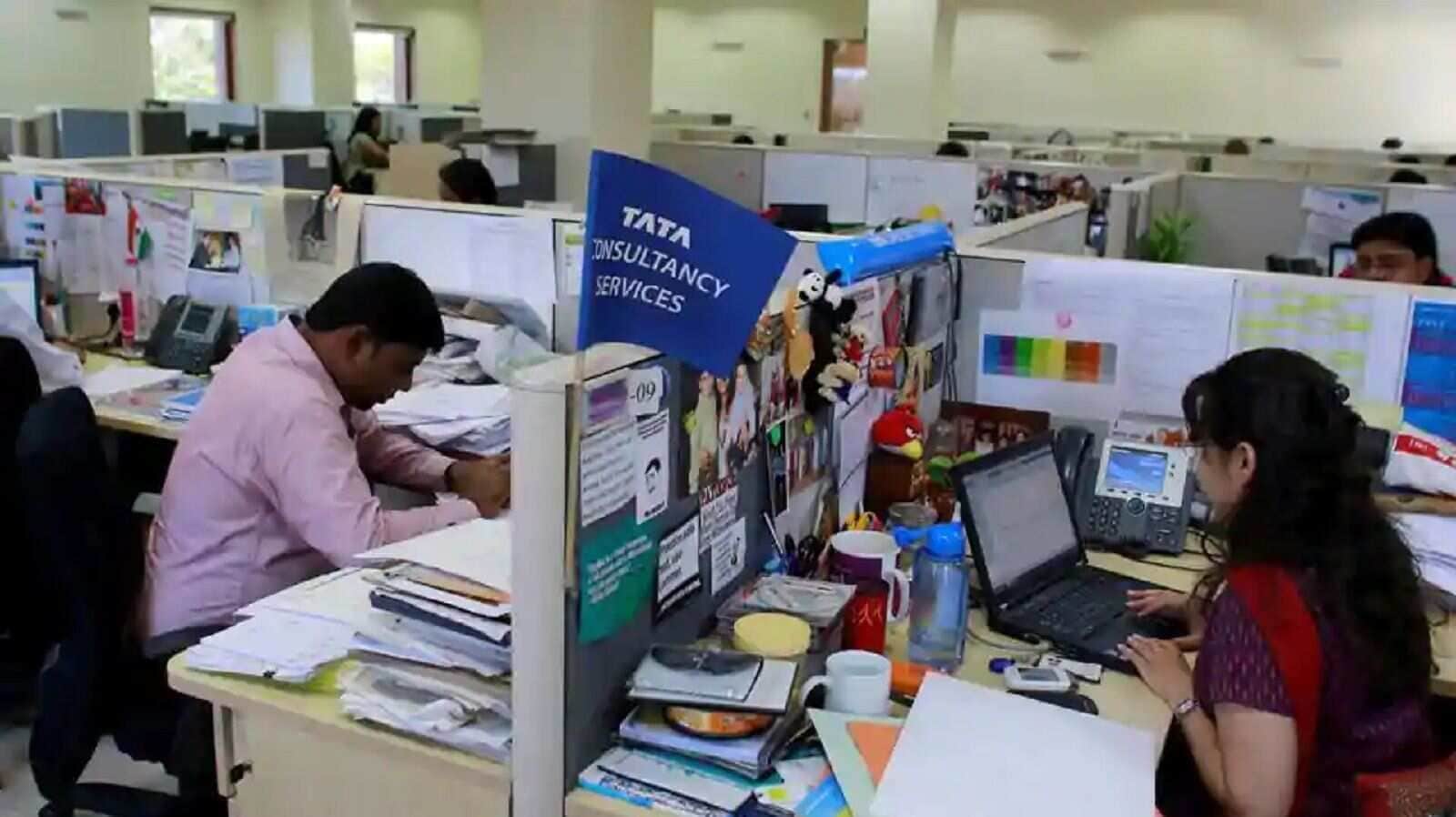 జులైలో చెల్లించాల్సిన మొత్తం ఆగస్టు నెలాఖరులోగా చెల్లించనున్నట్లుగా ఎకనామిక్ టైమ్స్ పేర్కొంది.