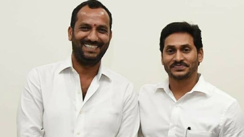 Ysrcp Party Office : నెల్లూరులో పార్టీ కార్యాలయాల రగడ…..-nellore deputy ...