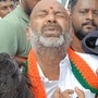 <p>తోపులాటలో విలవిలలాడుతున్న బండి సంజయ్</p>