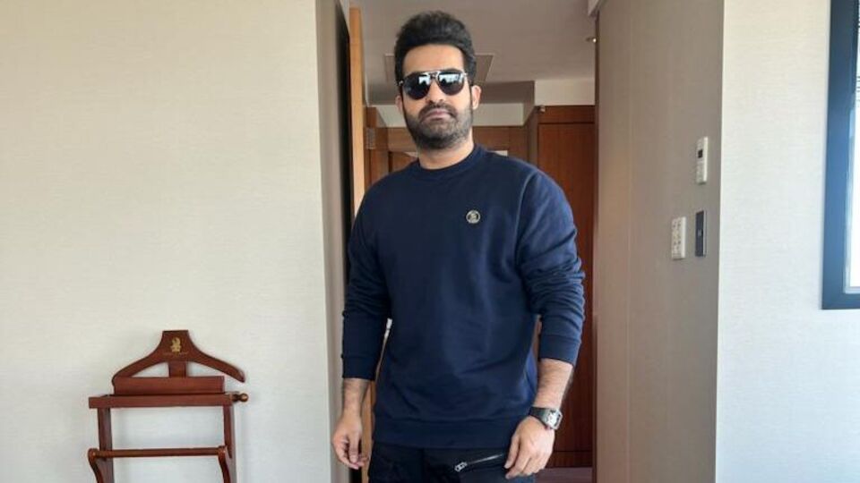 Jr NTR in Japan జపాన్‌లో అదిరిపోయే లుక్‌లో జూనియర్‌ ఎన్టీఆర్‌.. పిక్స్