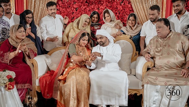 టాలీవుడ్ నటి పూర్ణ వివాహం దుబాయ్‌లో ఘనంగా జరిగింది. యూఏఈకి చెందిన వ్యాపార వేత్త షనీద్ అసిఫ్ అలీని పెద్దల సమక్షంలో వివాహమాడింది.