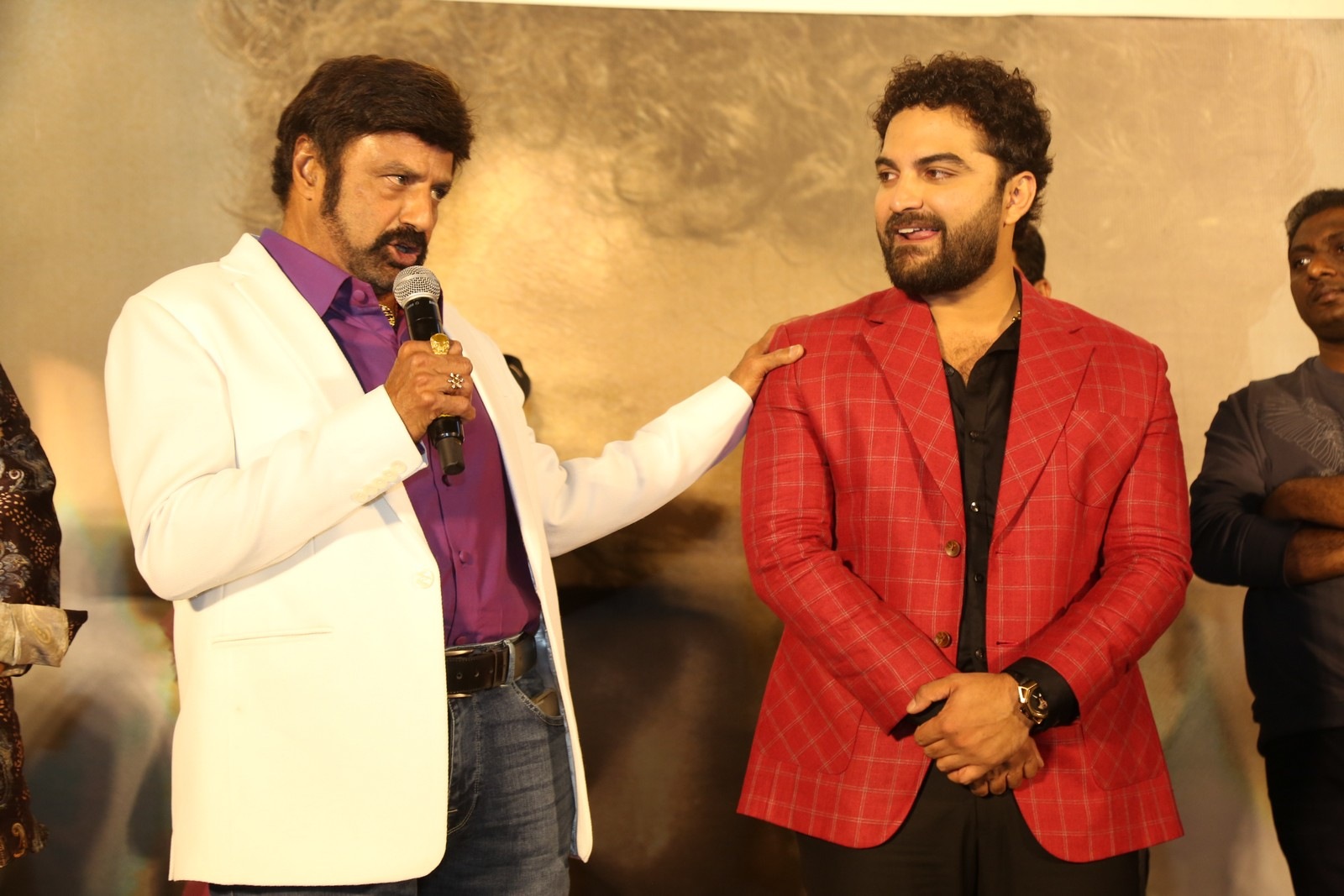 Das ka Dhamki Trailer Launch Event: బాలయ్య చేతుల మీదుగా దాస్ కా ధమ్కీ  ట్రైలర్ లాంచ్.. విశ్వక్ సేన్‌తో నటసింహం సందడి-baalkrishna is the chief  guest of das ka dhamki trailer launch event