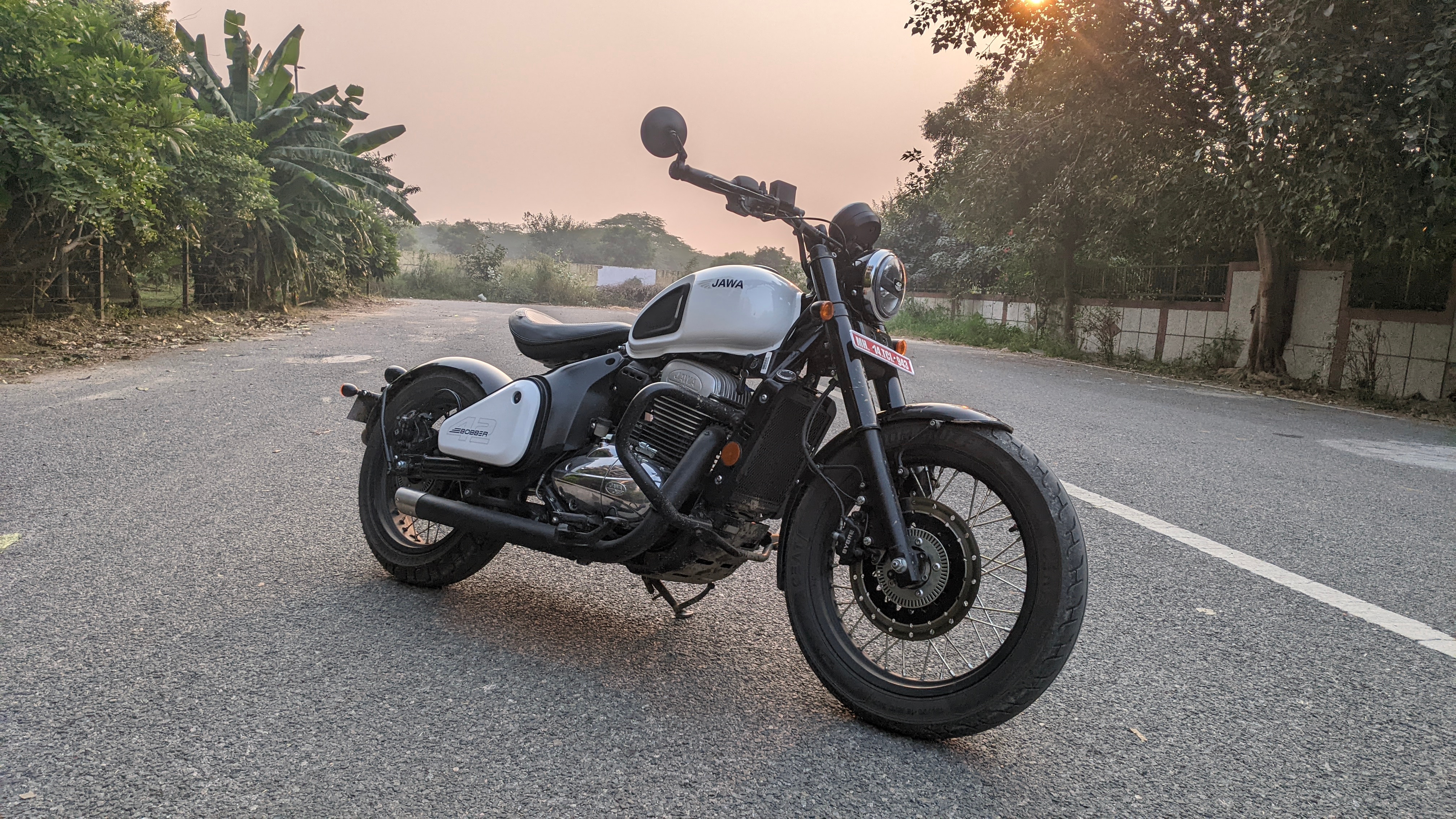 jawa 42 bobber left rear three quarter image –... Jawa 42 Bobber : స్టైలిష్ లుక్ తో.. బైక్ ప్రియుల మతి పోగొడుతున్న జావా ...