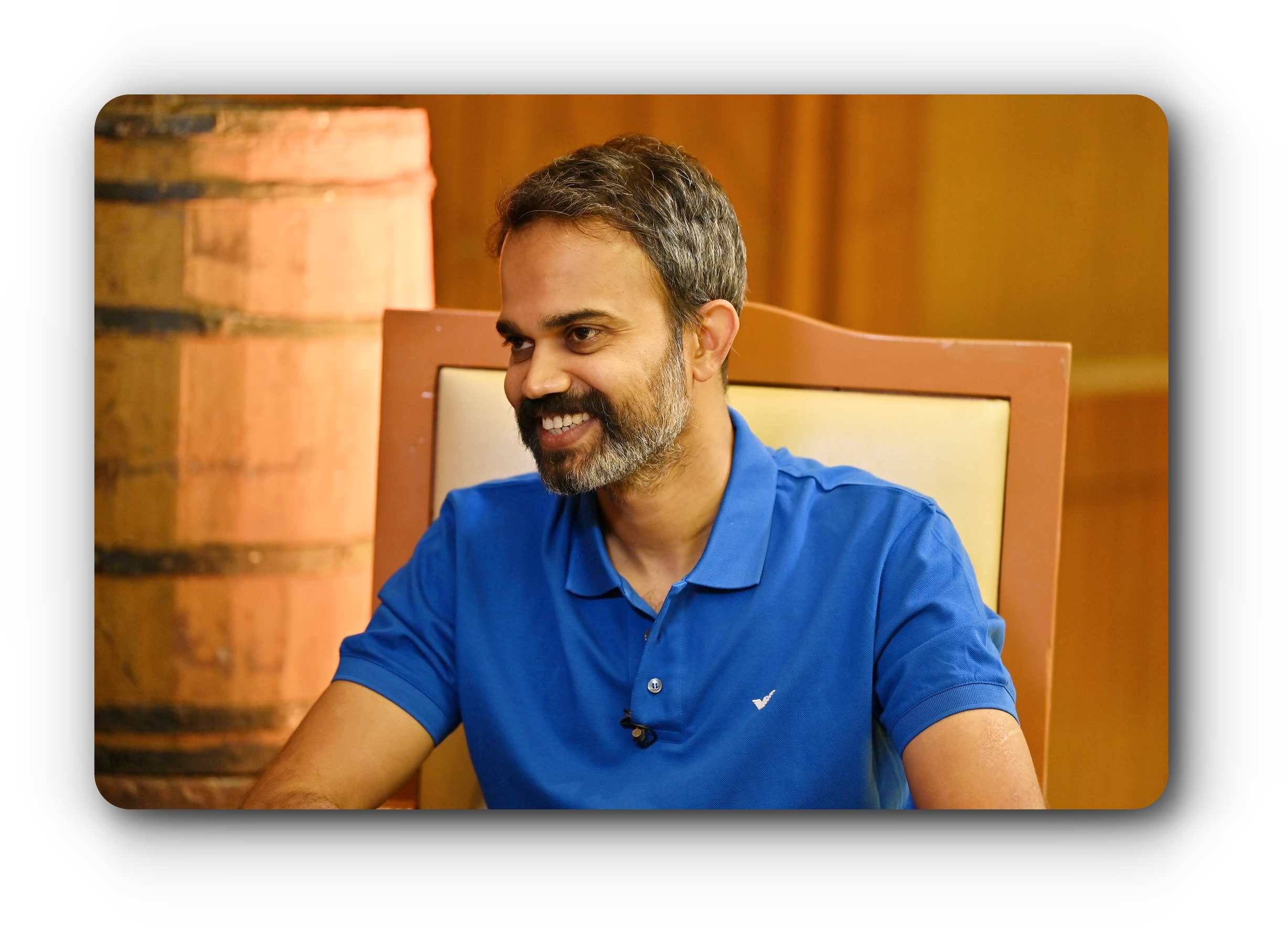 కేజీఎఫ్‌తో పాన్ఇండియా డైరెక్టర్‌గా గుర్తింపు తెచ్చుకున్న ప్రశాంత్ నీల్ తన ఐదో సినిమాకు ముహూర్తం ఫిక్స్ చేశారు. అయితే భారీ స్థాయిలో ప్రకటించాల్సిన ఈ వార్తను.. సదరు చిత్ర నిర్మాత ఓ ఇంటర్వ్యూలో ప్రకటించారు. ఆ హీరోతో పాటు టైటిల్ వినగానే సిని ప్రియులు థిల్ అవుతున్నారు.