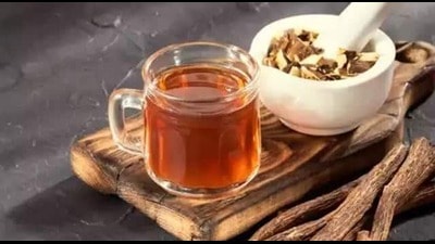 अदरक चहा, ज्येष्ठमध चहा इत्यादी हर्बल चहा प्या, जे रोग प्रतिकारशक्ती वाढवतात आणि हंगामी संसर्गापासून आराम देतात.