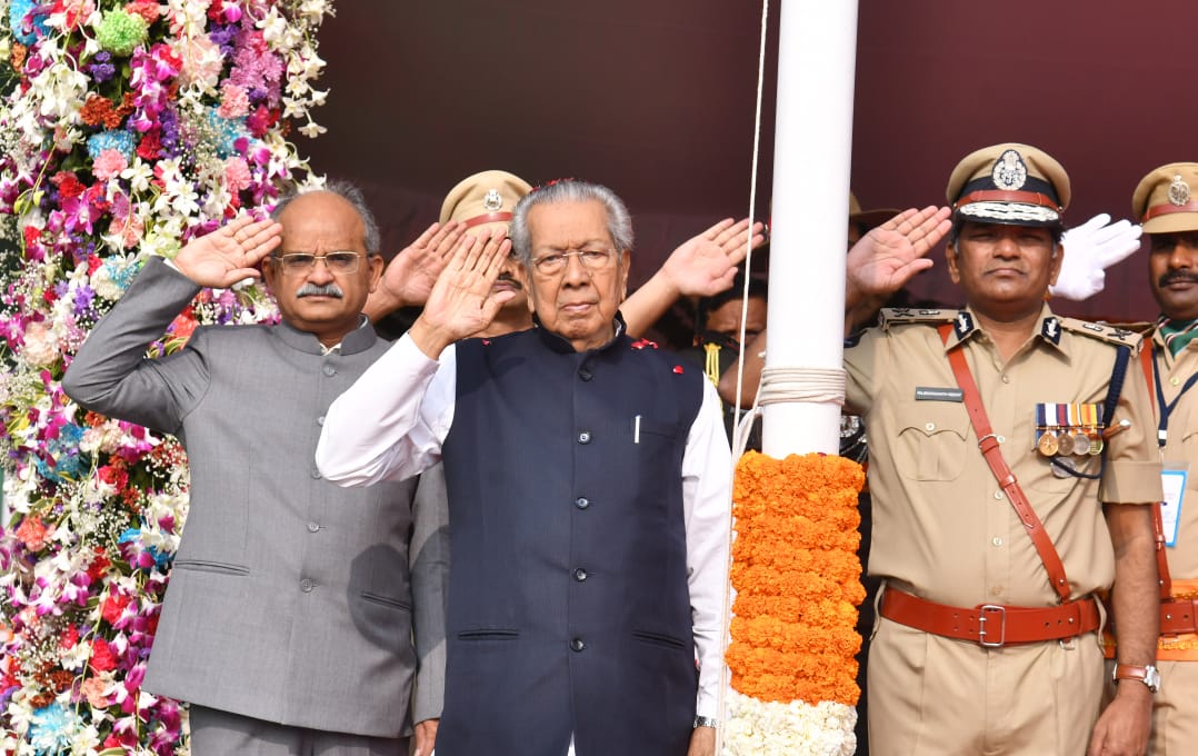74వ గ‌ణ‌తంత్ర దినోత్స‌వ వేడుక‌లను గురువారం విజయవాడ ఇందిరాగాంధీ మున్సిపల్‌ స్టేడియంలో ఘనంగా నిర్వహించారు. జాతీయ జెండాను రాష్ట్ర గవర్నర్‌ బిశ్వ భూషన్ హరిచందన్‌ ఆవిష్కరించారు.&nbsp;