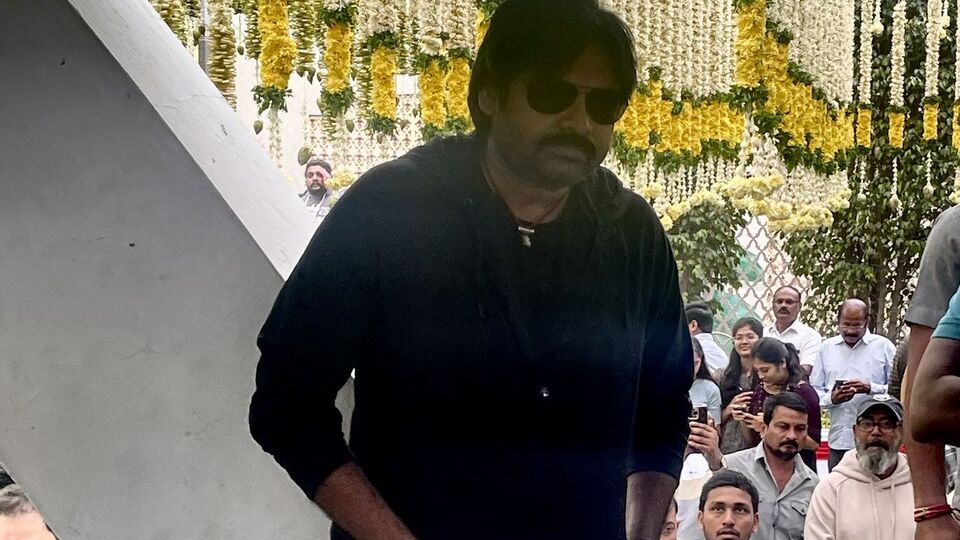 Pawan Kalyan Sujeeth Movie Opening: గ్రాండ్‌గా ప్రారంభ‌మైన ప‌వ‌న్ క ...