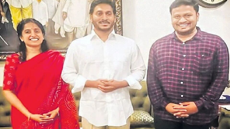 Who Is Naveen ఎవరా నవీన్… సిబిఐ నోటీసులు ఎందుకు…?who is naveen