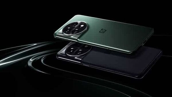 OnePlus 11 5G: వన్‍ప్లస్ ప్రీమియమ్ ఫ్లాగ్‍షిప్ మొబైల్‍గా ఇది అడుగుపెట్టింది. స్నాప్‍డ్రాగన్ 8 జెన్ 2 పవర్‌ఫుల్ ప్రాసెసర్‌ను వన్‍ప్లస్ 11 5జీ కలిగి ఉంది. ఈ మొబైల్ ప్రారంభ ధర రూ.56,999గా ఉంది. ప్రస్తుతం ప్రీ-బుకింగ్స్ జరుగుతుండగా.. ఈ నెల 14వ తేదీన ఓపెన్ సేల్‍కు వస్తుంది.&nbsp;