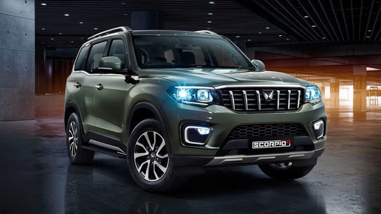 The Mahindra Scorpio N టెస్టెడ్ అండ్ ట్రస్టెడ్ మోడల్ మహింద్ర స్కోర్పియో. 4x4 powertrain పవర్ ఫుల్ ఇంజిన్ తో వచ్చిన ఈ మోడల్ లోని Scorpio N ఎక్స షో రూమ్ ధర రూ. 12.74 లక్షల నుంచి ప్రారంభమవుతోంది.
