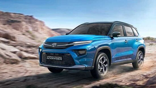 Toyota Urban Cruiser టొయోటా నుంచి వచ్చిన ఎస్ యూ వీ (SUV) ఇది. మారుతి గ్రాండ్ విటారాతో పోటీ పడుతోంది. ఈ ఎస్ యూ వీ (SUV) ఎక్స్ షో రూమ్ ధర, వేరియంట్ ను బట్టి రూ. 10.48 లక్షల నుంచి రూ. 19.49 లక్షల వరకు ఉంది.