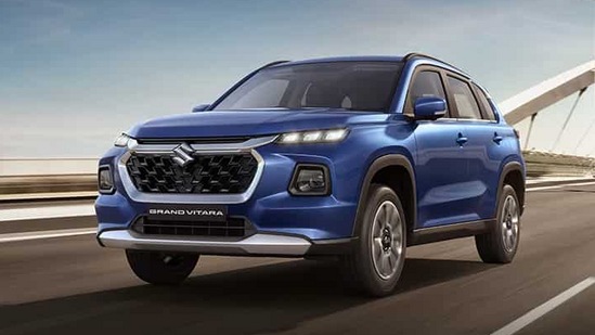 The Maruti Grand Vitara మారుతి గ్రాండ్ విటారా. ఇది స్ట్రాంగ్ హైబ్రిడ్ పవర్టైన్ తో వస్తోంది. ఈ ఎస్ యూ వీ (SUV) ఎక్స్ షో రూమ్ ధర రూ. 10.45 లక్షల నుంచి రూ. 17.99 లక్షల వరకు ఉంది.