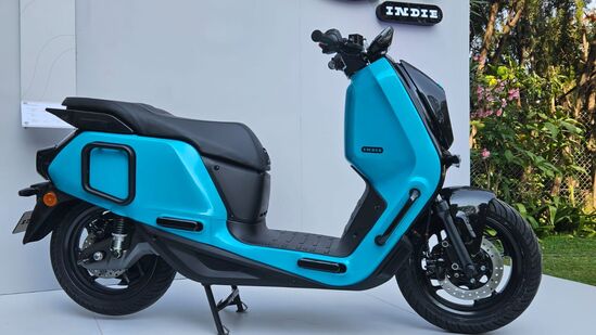 River Indie Electric Scooter: లేటెస్ట్ స్టైలింగ్ డిజైన్‍తో రివర్ ఇండీ హై-స్పీడ్ ఎలక్ట్రిక్ స్కూటర్ వస్తోంది. లుక్ పరంగా చాలా డిఫరెంట్‍గా అనిపిస్తుంది. ముఖ్యంగా ఫ్రంట్ డిజైన్ దీనికి ప్రత్యేక ఆకర్షణగా ఉంది.