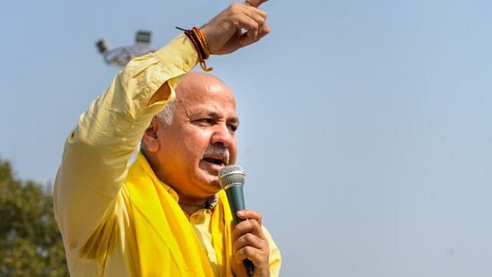 Manish Sisodia: ఢిల్లీ డిప్యూటీ సీఎం మనిష్ సిసోడియా అరెస్ట్