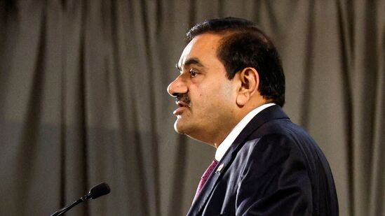 Adani Crisis: మరోసారి అదానీ స్టాక్స్ పతనం.. రూ.7లక్షలకు పడిన మార్కెట్ విలువ