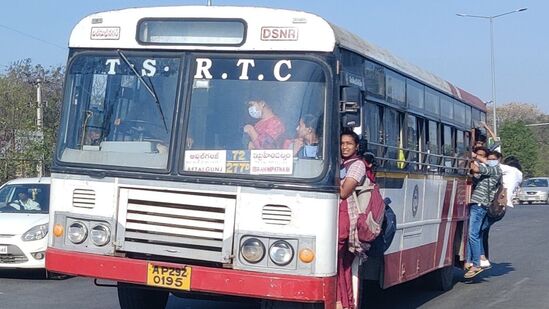 విద్యార్థినుల కోసం త్వరలో 100 ప్రత్యేక బస్సులు