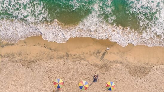 Kanyakumari Beach, Tamil Nadu: తమిళనాడులోని కన్యాకుమారి బీచ్. అరేబియా సముద్ర అందాలను, సూర్యాస్తమయ దృశ్యాలను చూడడానికి ఇక్కడికి పర్యాటకులు ప్రత్యేకంగా వస్తుంటారు.