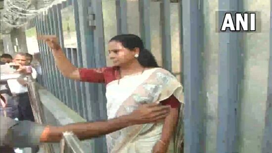 ఈడీ ఆఫీస్ కు కవిత
