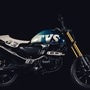 <p>&nbsp;TVS Ronin 225: ఈ మోడిఫైడ్ మోడల్ లో బైక్ బరువును తగ్గించడం కోసం టెయిల్ ల్యాంప్, హెడ్ ల్యాంప్, ఇన్ స్ట్రుమెంట్ ప్యానెల్ లను పూర్తిగా తొలగించారు. అలాగే, ఫ్రంట్ బ్రేక్ ను కూడా తొలగించారు. ఎందుకంటే, ఫ్లాట్ ట్రాకర్స్ లో ఫ్రంట్ బ్రేక్ ఉండదు.&nbsp;</p>