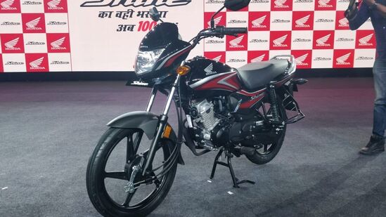 Honda Shine 100 : ఈ హోండా షైన్ గ్రౌండ్ క్లియరెన్స్ 168 ఎంఎంగా ఉంది. సీట్ హైట్ 786 &nbsp;ఎంఎంగా ఉంది.&nbsp;