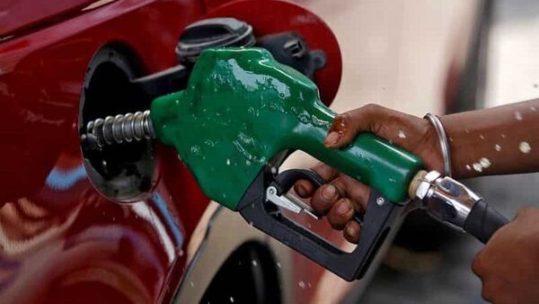Indian Oil: ప్రభుత్వ రంగ చమురు సంస్థ ఇండియన్ ఆయిల్ కార్పొరేషన్ 2022 ఆర్థిక సంవత్సరంలో ఇప్పటివరకు ఒక్కో ఈక్విటీ షేరుకు రూ. 8.5 డివిడెండ్ అందించింది.