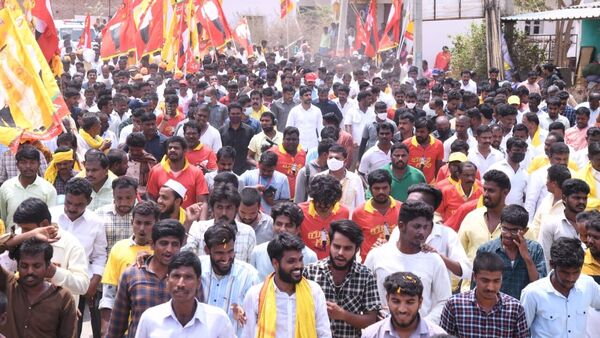 జగన్‌ పాలనలో వచ్చిన ఒక్క పరిశ్రమనైనా చూపించాలని వైసీపీ ప్రభుత్వానికి సవాల్ విసిరారు నారా లోకేశ్. గంజాయి క్యాపిటల్‌ ఆఫ్‌ ఇండియాగా ఏపీ మారిందంటూ కామెంట్స్ చేశారు.
