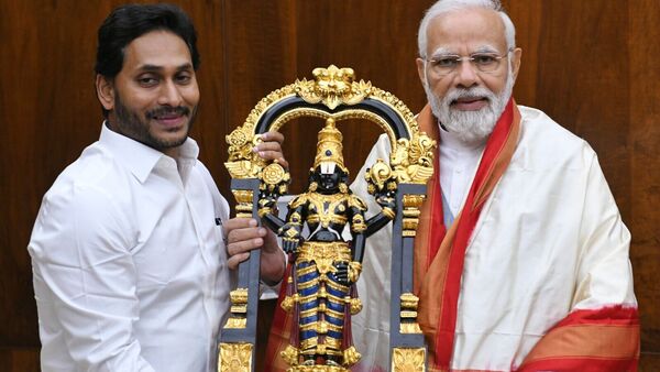 ప్రధానితో భేటీ సందర్భంగా… వెంకటేశ్వరస్వామి ప్రతిమను ముఖ్యమంత్రి జగన్ అందజేశారు