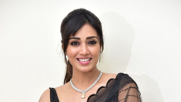 ధ‌మ్కీ సినిమాలో నివేథా పేతురాజ్ హీరోయిన్‌గా న‌టిస్తోంది. పాగ‌ల్ త‌ర్వాత విశ్వ‌క్‌సేన్‌, నివేథా పేతురాజ్ జంట‌గా న‌టించిన సినిమా ఇది.&nbsp;