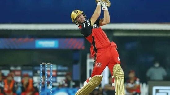 Highest strike rates in IPL: ఆర్సీబీ తరఫున ఆడిన మిస్టర్ 360 డిగ్రీ ప్లేయర్ ఏబీ డివిలియర్స్ 151.68 స్ట్రైక్ రేట్ తో ఎనిమిదో స్థానంలో ఉన్నాడు.