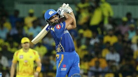 Most Sixes in IPL: ఐపీఎల్ అత్యధిక సిక్స్‌ల జాబితాలో రోహిత్ శర్మ మూడోస్థానంలో ఉన్నాడు. అతడు 227 మ్యాచ్ లలో 240 సిక్స్‌లు కొట్టాడు. రోహిత్ ఇప్పటి వరకూ 5879 రన్స్ చేశాడు.