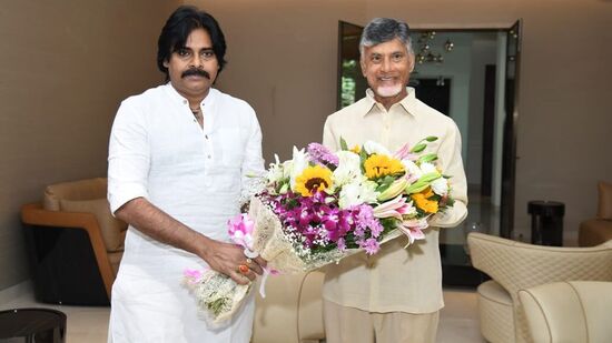 చంద్రబాబు నివాసంలో పవన్ కళ్యాణ్ (ఫైల్ ఫోటో)