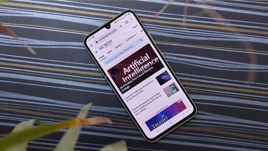 Samsung Galaxy A34 Display: ఈ సామ్సంగ్ గెలాక్సీ ఏ 34 స్మార్ట్ ఫోన్ లో 6.6 ఇంచ్ సూపర్ అమోలెడ్ డిస్ ప్లే (6.6-inch Super AMOLED display) ఉంది. 120 హెర్జ్స్ రిఫ్రెష్ రేట్ దీని స్పెషాలిటీ. అయితే, ఈ ఫోన్ బెజెల్ కాస్త పెద్దదిగా ఉంది.&nbsp;