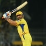 <p>Most Sixes in Last Over: ఐపీఎల్లో 20వ ఓవర్లో అత్యధిక సిక్స్ లు కొట్టిన వాళ్లలో ధోనీ ఫస్ట్ ప్లేస్ లో ఉన్నాడు. అతడు 20వ ఓవర్లో ఇప్పటి వరకూ 57 సిక్స్ లు కొట్టడం విశేషం.</p>