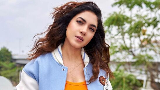 ప్ర‌స్తుతం త‌మిళంలో విశాల్‌తో మార్క్ ఆంటోనీ సినిమా చేస్తోంది రీతూవ‌ర్మ‌.&nbsp;